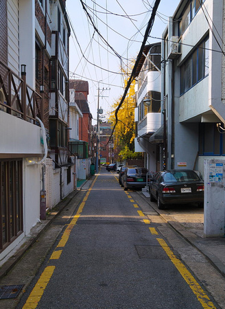 Narrow street, Gangnam