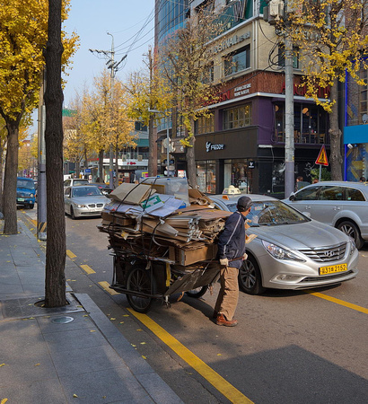 Man with handcart, Gangnam